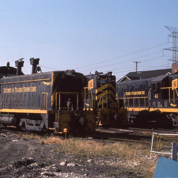 GTW GP38-2 5818 Lang Yard President's Special 5-4-81 | The