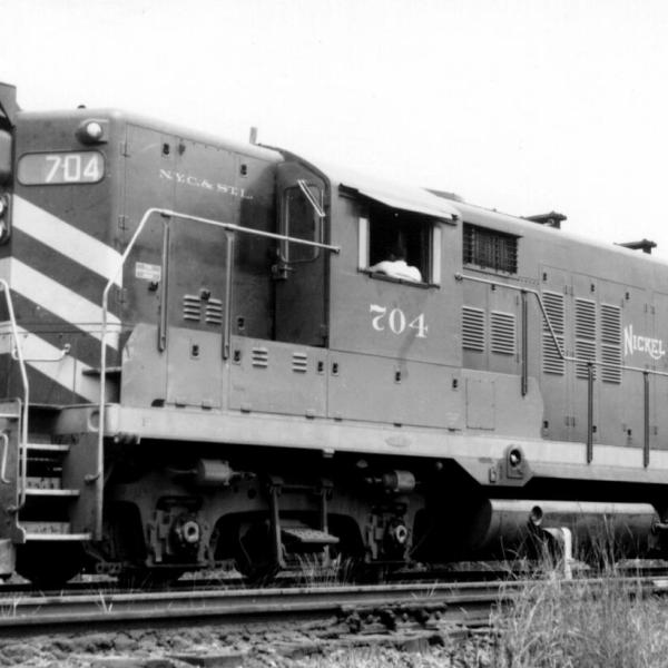 N&W GP18 2704 Just repainted | The Nickel Plate Archive