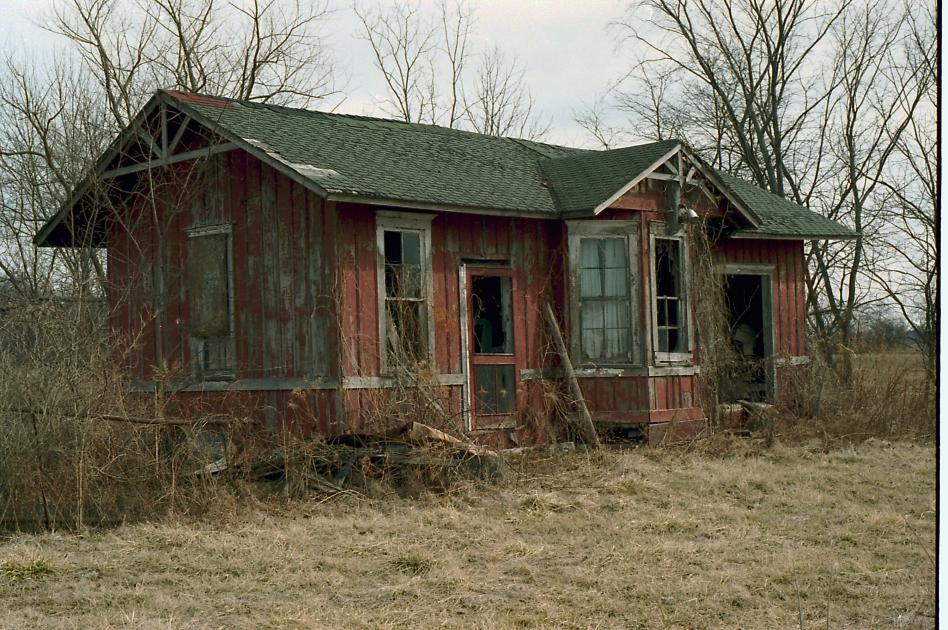 Clover Leaf Depot Cloverdale OH Pass.End Front | The Nickel Plate Archive