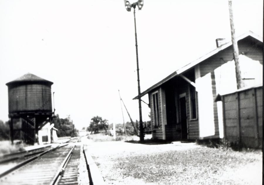 Clover Leaf Depot Willshire OH & Water Tank The Nickel Plate Archive