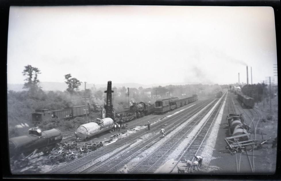 LEWIS 3292 - PRR wreck including NKP 22123 ca.1945 | The Nickel Plate ...