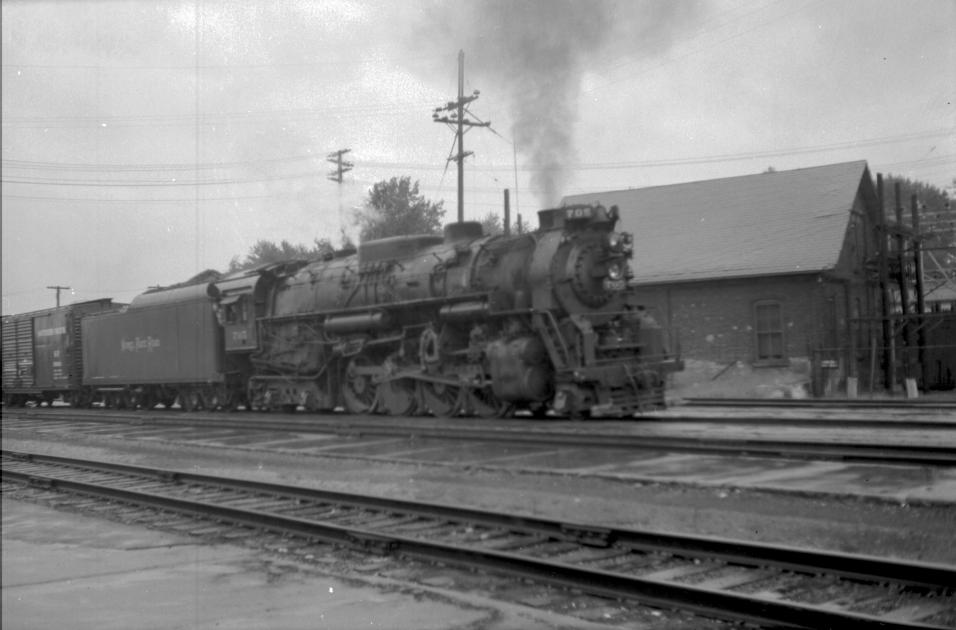 NKP Class S 705 Bellevue OH RF View WST | The Nickel Plate Archive