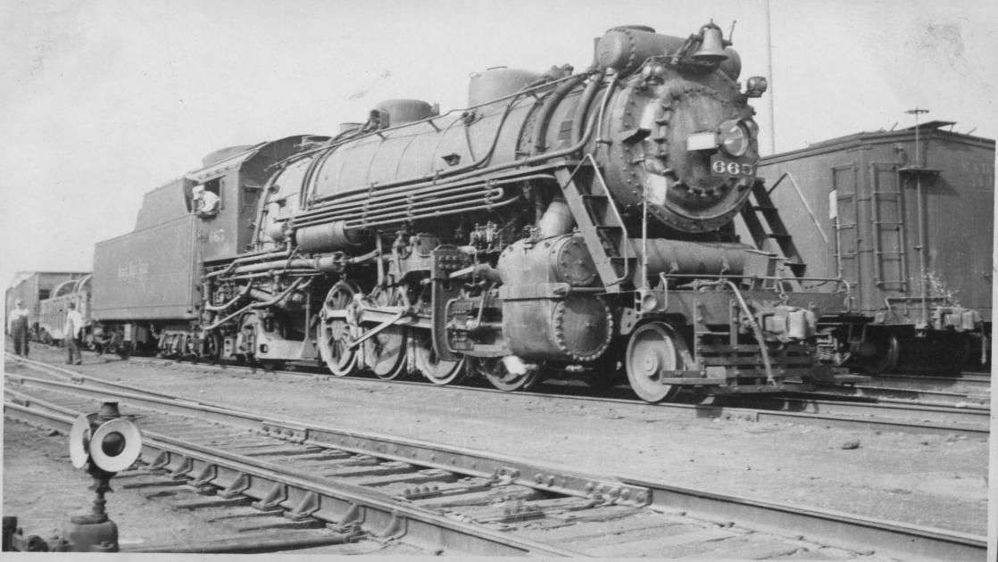 NKP H-6f 665 Unknown location 1940's | The Nickel Plate Archive