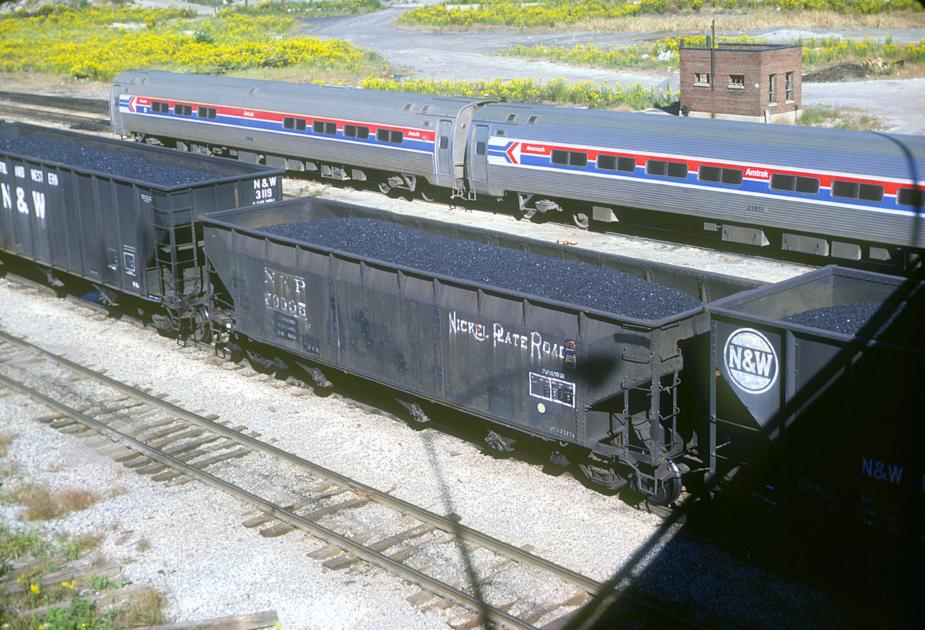 NKP Hopper 79005 Chicago IL 22nd St 9-1970 | The Nickel Plate Archive