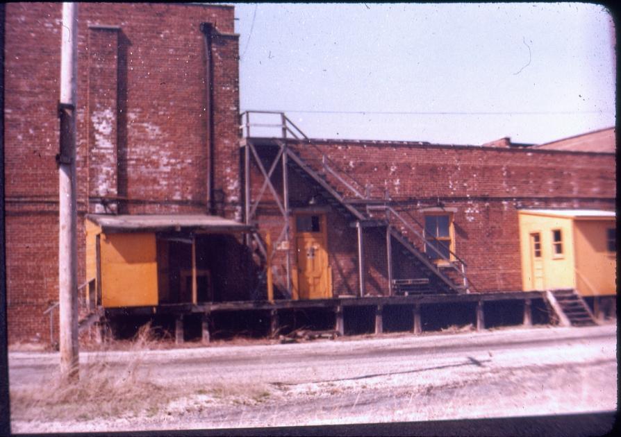 NKP Ice House Bellevue OH 4-77 #4 | The Nickel Plate Archive