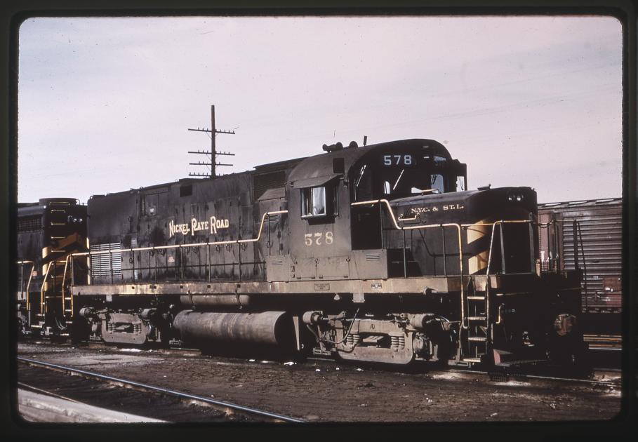 C-420 #578 in Bellevue OH in July 1968 | The Nickel Plate Archive