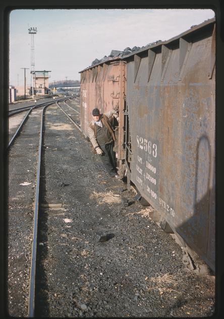 Coal Hopper #82563 in November 1960 | The Nickel Plate Archive