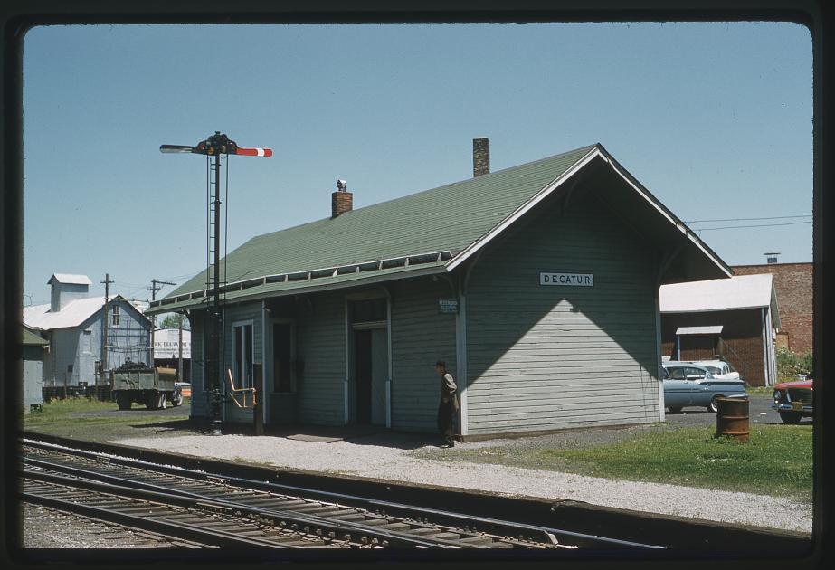 Station in Decatur IN in June 1960 | The Nickel Plate Archive