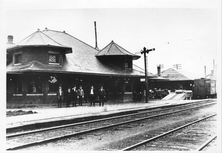 W&LE Depot Fremont OH 1930's | The Nickel Plate Archive