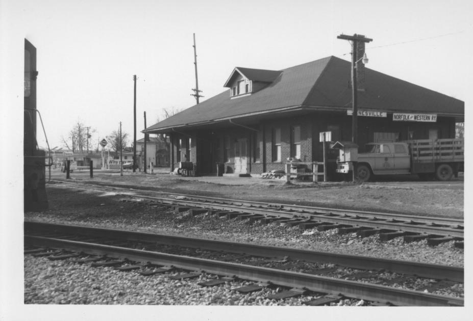 W&LE Depot Zanesville OH 241972 The Nickel Plate Archive