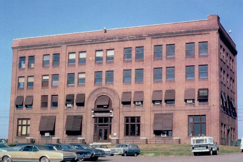 W&LE Office Brewster OH General Office bldg 102573 The Nickel Plate