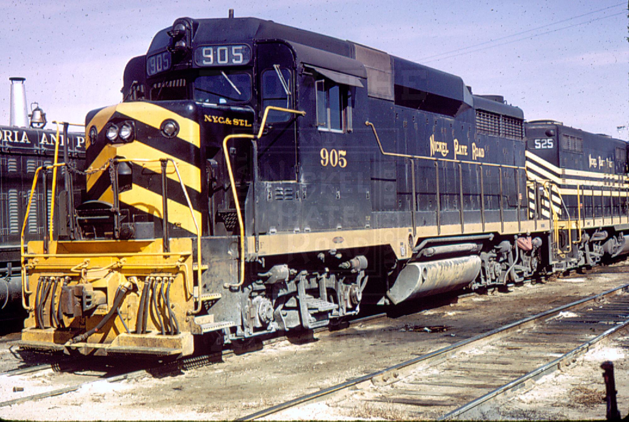 NKP GP30 905 Peoria IL 1960's | The Nickel Plate Archive