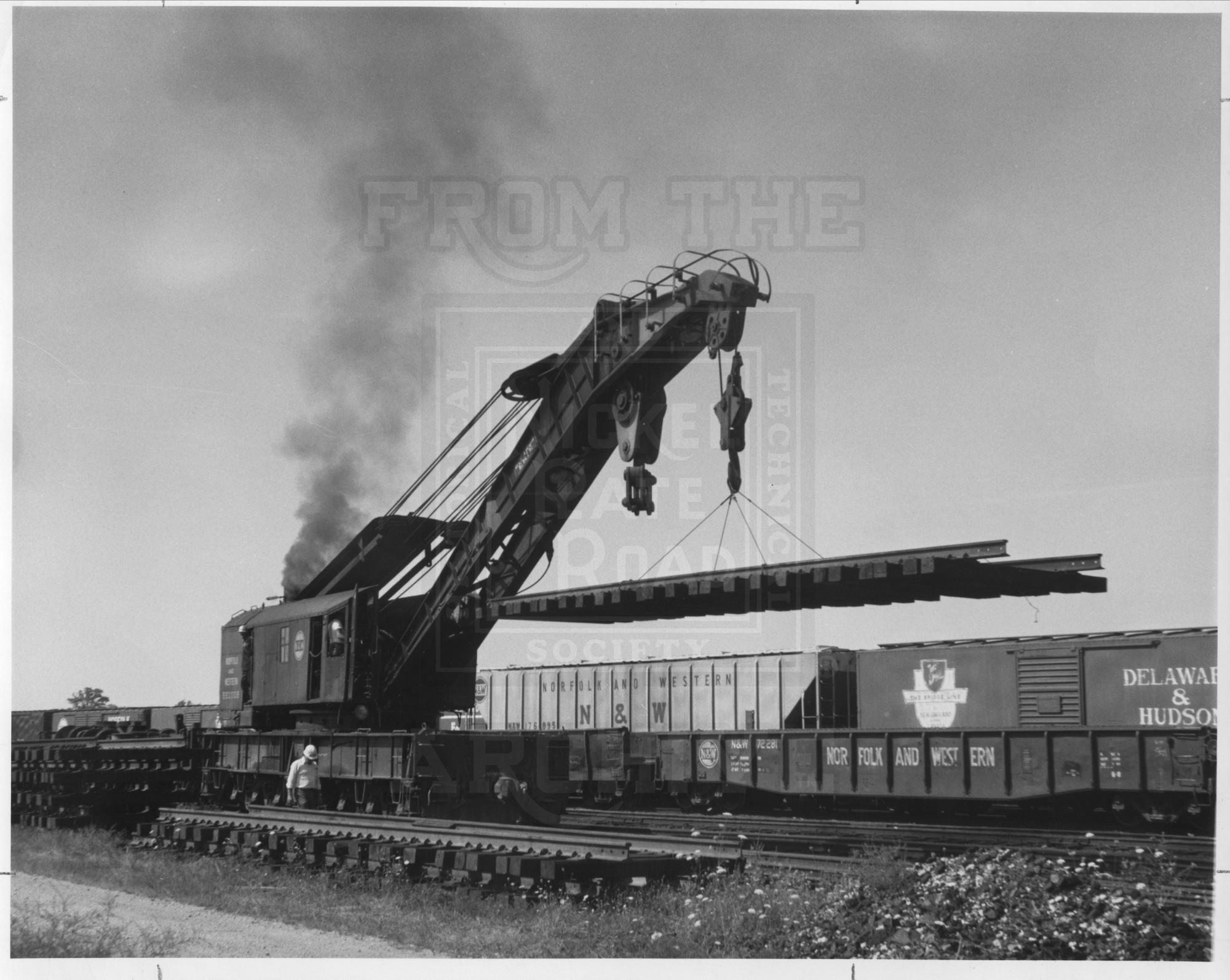 NKP Wreck Crane X50009 As N&W E.Wayne IN 9-1973 | The Nickel Plate Archive